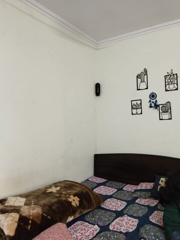 Living Room in 1 BHK Builder Floor at DLF City Phase III, Sector 24 – for Rent