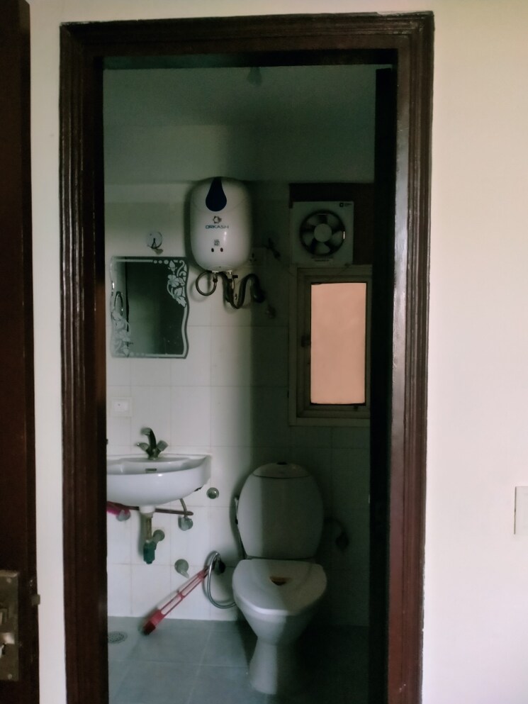Bathroom, today-ridge-residency 2.5 Bedroom 1225 Sq.Ft. Apartment In Sector 135 Noida 8382962