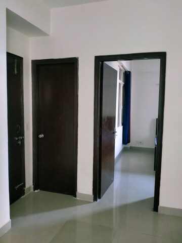 Room in 2.5 BHK Apartment at Today Ridge Residency, Sector 135 – for Rent