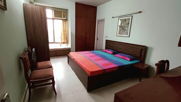 Bedroom in 2 BHK Builder Floor at DLF Silver Oaks, Sector 26 – for Sale