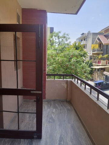 Balcony in 2 BHK Builder Floor at Sector 28 – for Rent