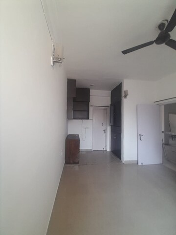 Room in 4 BHK Apartment at Orchid Island, Sector 51 – for Rent