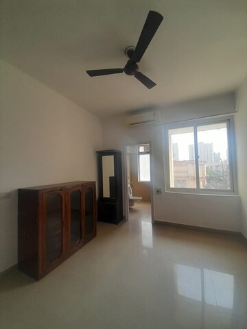 Room in 4 BHK Apartment at Orchid Island, Sector 51 – for Rent