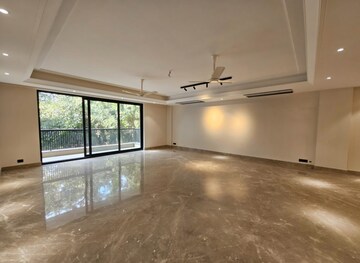 Room in 2 BHK Builder Floor at Andheri East – for Sale