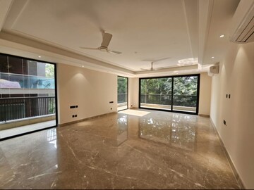 Parking in 2 BHK Builder Floor at Andheri East – for Sale