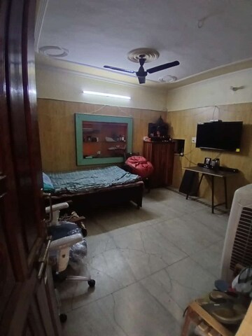Master Bedroom in 2 BHK Builder Floor at Sector 15 – for Rent