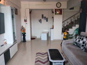 Team Area in 2 BHK Apartment at Whitestone Florenso, Huskur – for Sale