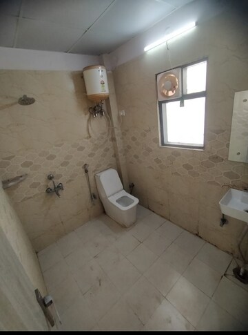Bathroom in 1 RK Builder Floor at Maple Heights, Sector 43 – for Rent