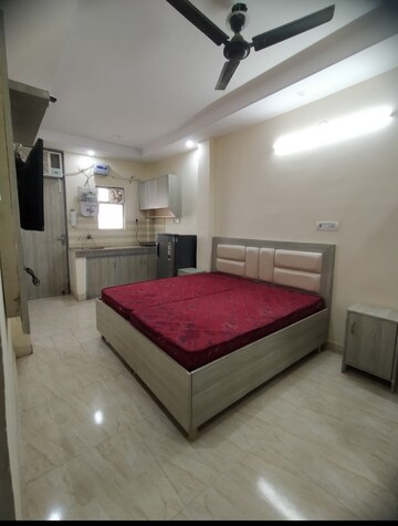 Bedroom in 1 RK Builder Floor at Maple Heights, Sector 43 – for Rent