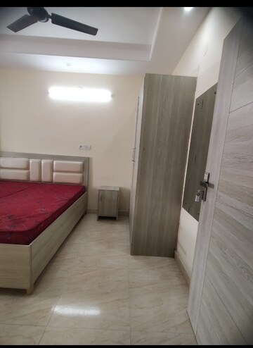 Bedroom in 1 RK Builder Floor at Maple Heights, Sector 43 – for Rent