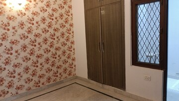 Room in 2 BHK Builder Floor at Vaishali Sector 5 – for Sale