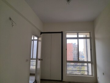 Room in 2 BHK Apartment at Jaypee Klassic Arcade, Sector 134 – for Sale