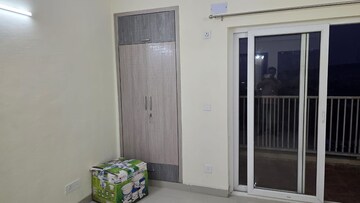 Room in 2 BHK Apartment at Eldeco Acclaim, Sohna Sector 2 – for Rent