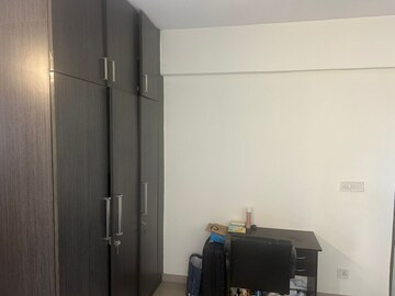 Furnished Amenities in 3 BHK Apartment at Unitech Fresco, Sector 50 – for Rent