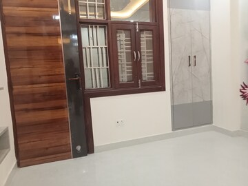 Room in 3 BHK Builder Floor at Mahavir Enclave 1 – for Rent