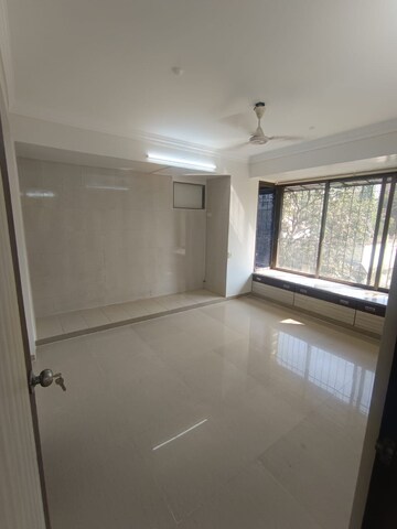 Room in 2 BHK Apartment at Diamond Garden, Chembur – for Rent