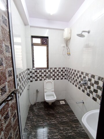 Attached Bathroom in 2 BHK Apartment at Yash Signature, Chembur – for Rent