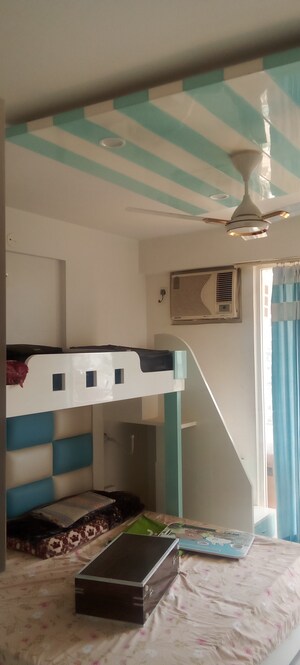 Room in 4 BHK Apartment at Sector 8 – for Sale