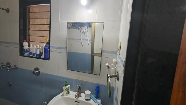 Bathroom, lok-upvan-apartment-phase-2 1 Bedroom 450 Sq.Ft. Apartment In Vasant Vihar Thane 8383649