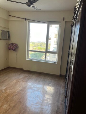 Room in 3 BHK Apartment at Umang Monsoon Breeze Phase I, Sector 78 – for Rent