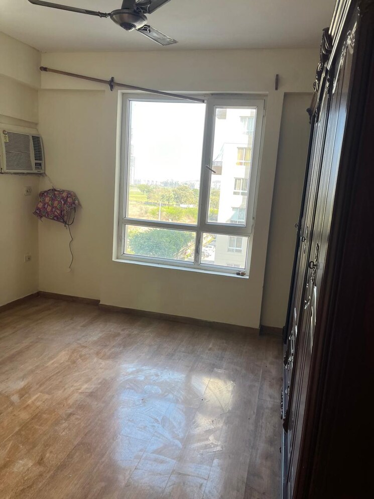 Room, umang-monsoon-breeze-phase-i 3 Bedroom 1660 Sq.Ft. Apartment In Sector 78 Gurgaon 8383800