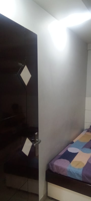 Furnished Amenities in 3 BHK Apartment at Parker White Lily, Sector 8 – for Sale