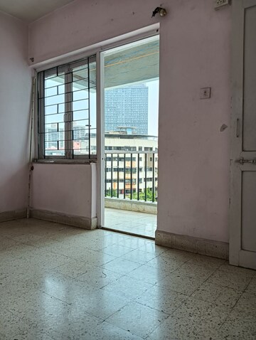 Room in 2 BHK Apartment at Vasant Vihar Complex, Pokhran Road No 2 – for Sale