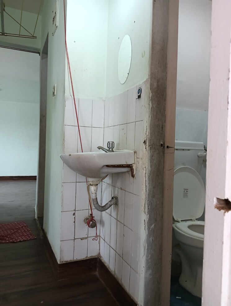 Bathroom, vasant-vihar-complex 2 Bedroom 603 Sq.Ft. Apartment In Pokhran Road No Two Thane 8383811
