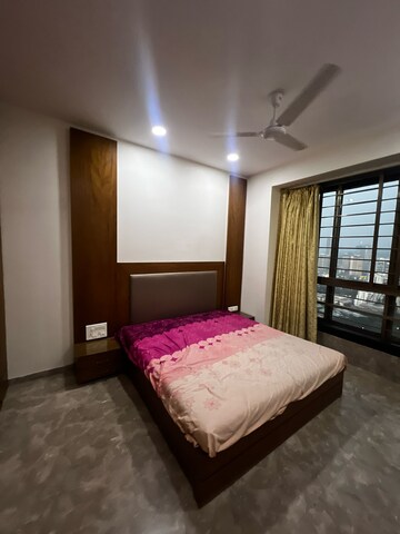 Bedroom in 3 BHK Apartment at Oberoi Realty Woods, Goregaon East – for Rent