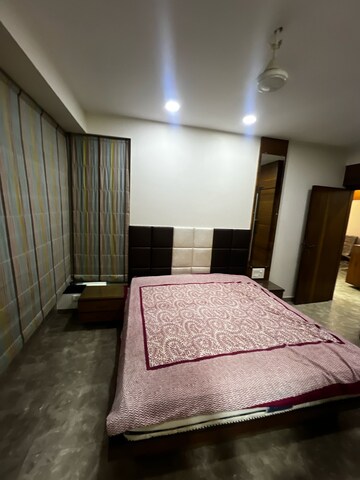 Bedroom in 3 BHK Apartment at Oberoi Realty Woods, Goregaon East – for Rent