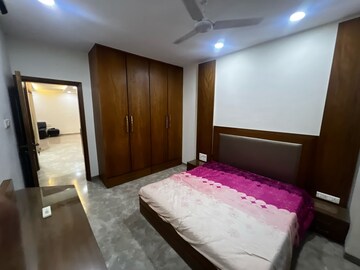 Bedroom in 3 BHK Apartment at Oberoi Realty Woods, Goregaon East – for Rent
