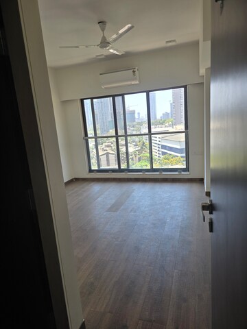 Room in 3 BHK Apartment at Jyoti Sukriti, Goregaon East – for Rent