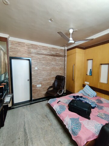 Bedroom in 3 BHK Apartment at Panorama Tower, Andheri West – for Rent