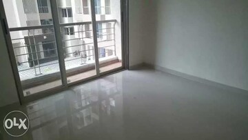 Room in 2 BHK Apartment at Bhoomi Acropolis, Virar West – for Rent