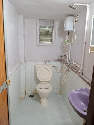 Bathroom in 2 BHK Apartment at Hawa Apartments, Andheri East – for Rent