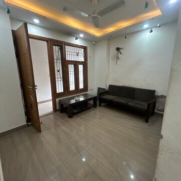 Room in 1 BHK Builder Floor at Masjid Moth – for Rent