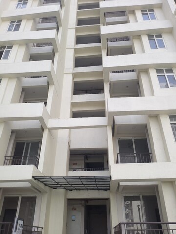 2 BHK Apartment – Exterior View View at Amrapali Golf Homes, Sector 4, Greater Noida - for Rent