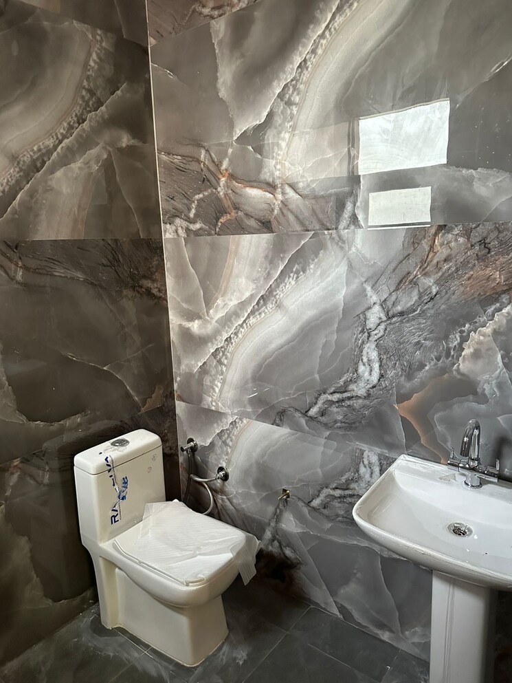 Bathroom, kharar landran road 3 Bedroom 140 Sq.Yd. Independent House In Kharar Landran Road Mohali 8383995