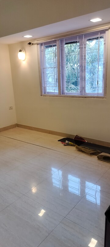Room in 1 BHK Apartment at Accord CHS Andheri West, Andheri West – for Rent