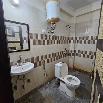 Team Area in 1 BHK Builder Floor at Saket – for Rent