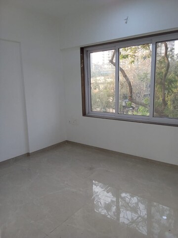 Room in 2 BHK Apartment at Paras Apartment Goregaon, Goregaon West – for Rent