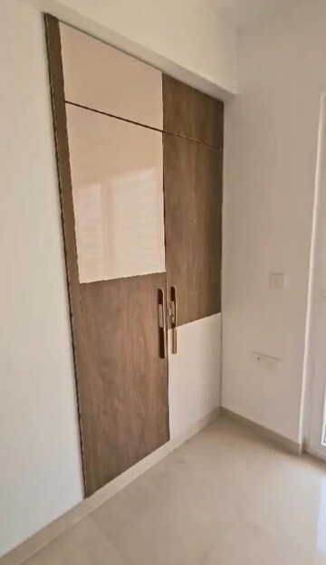 Room in 3 BHK Apartment at ATS Nobility, Sector 4, Greater Noida – for Rent