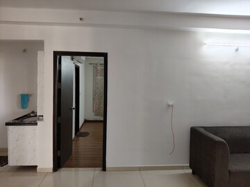 Room in 3 BHK Apartment at Hi Tech City – for Rent