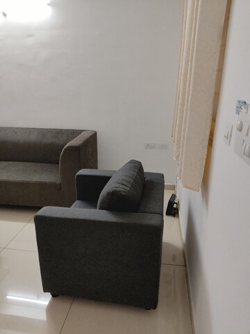 Room in 3 BHK Apartment at Hi Tech City – for Rent