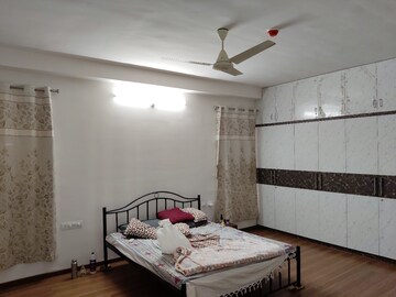 Room in 3 BHK Apartment at Hi Tech City – for Rent