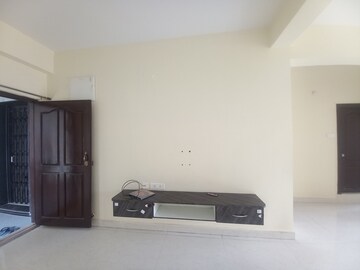 Furnished Amenities in 3 BHK Apartment at Raghavendra Colony – for Rent