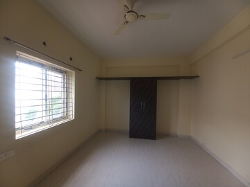 Room in 3 BHK Apartment at Raghavendra Colony – for Rent