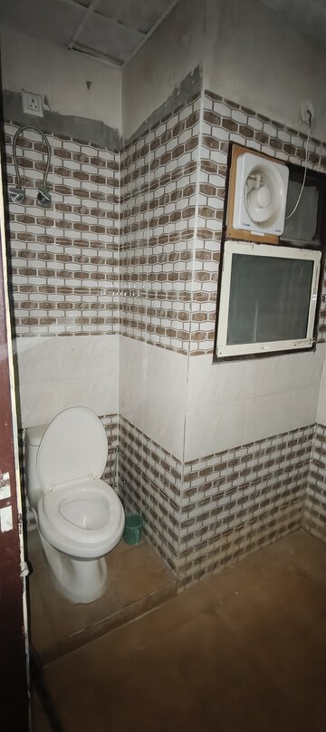 Bathroom in 2.5 BHK Builder Floor at Surendra Avenue 69, Sector 69 – for Rent