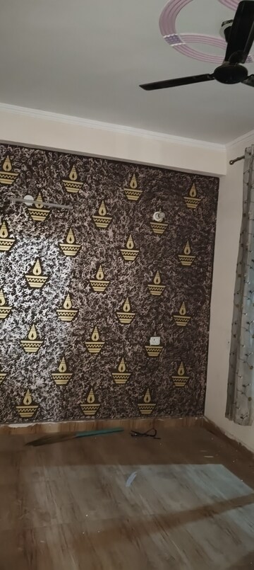 Bedroom in 2.5 BHK Builder Floor at Surendra Avenue 69, Sector 69 – for Rent