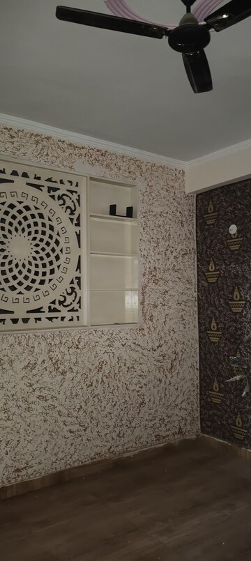 Bathroom in 2.5 BHK Builder Floor at Surendra Avenue 69, Sector 69 – for Rent